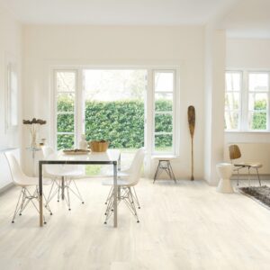 Dub Charlotte biely